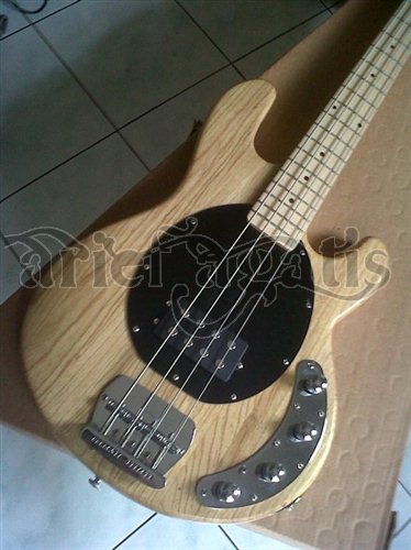 Bass elektrik musicman 28